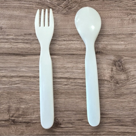 MACKENZIE-CHILDS TODDLER LAMB DINNERWARE SET - Picture 10 of 16